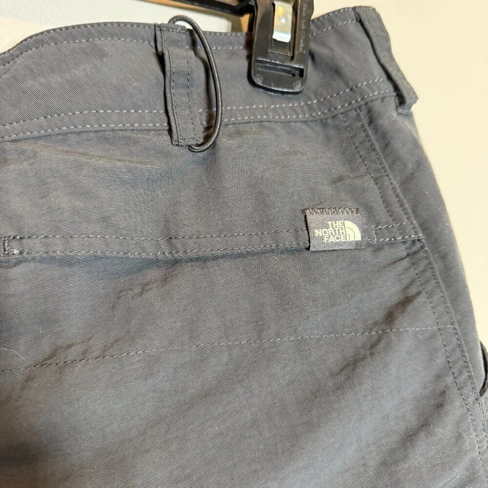 The North Face Nylon Hiking Cargo Shorts Women's 8 Dark Gray Gorpcore Outdoor